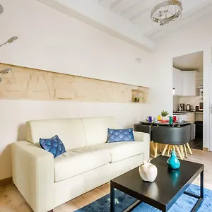Marais Saint Paul Ecouffes With Ac Apartment Paris